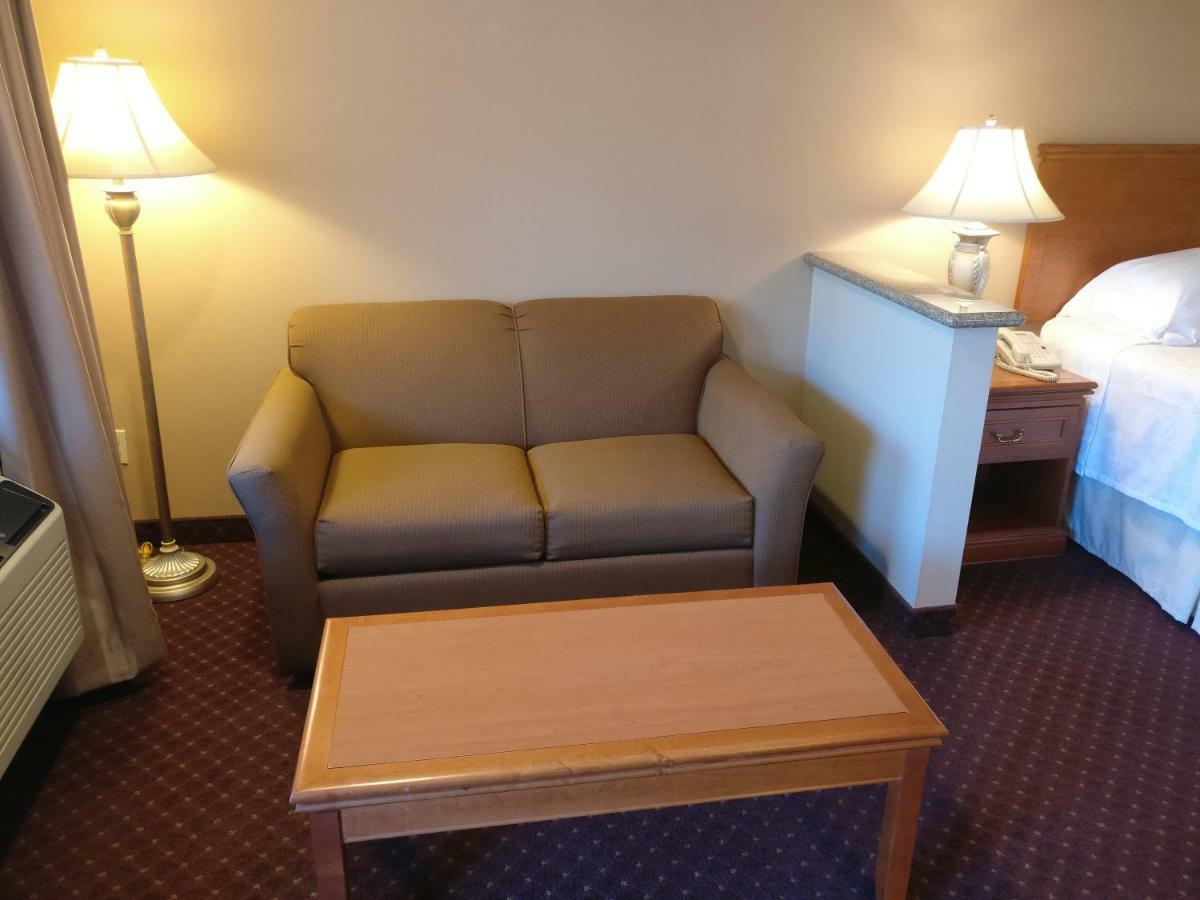 Burbank Inn&Suites Bagian luar foto