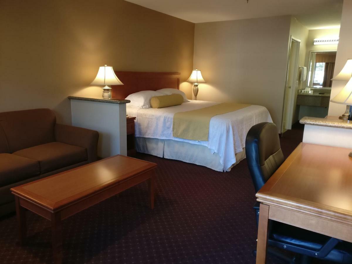 Burbank Inn&Suites Bagian luar foto